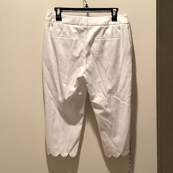 New Directions White cotton crop Pants  with scalloped hem, Size 8P - Picture 6 of 8
